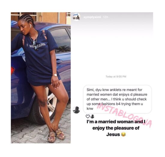 simi uses leg chain - anklets for married women