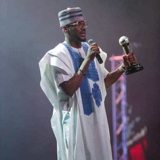 2Baba gets Honourary award at AFRIMMA19