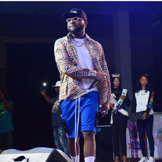 Davido Gifts Fan N500k At Abuja Concert (Video)