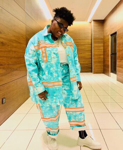 Teni Takes To The Express Way To Advertise Her Forthcoming Show(Video)