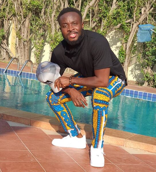 Fuse Odg shocks fans as he sets a Picture of Jesus Christ on fire