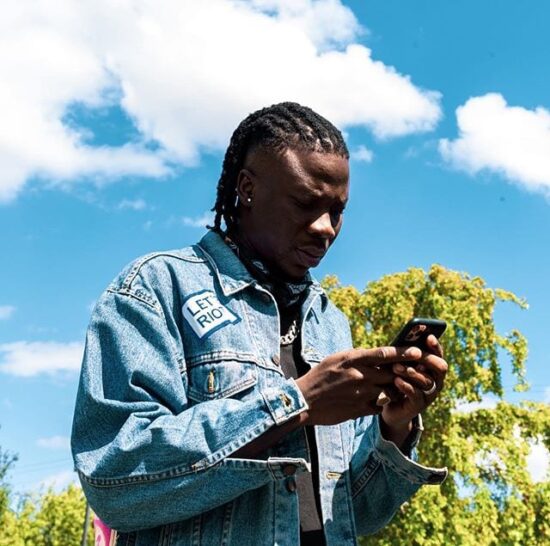 Stonebwoy shows off his customized swimming pool