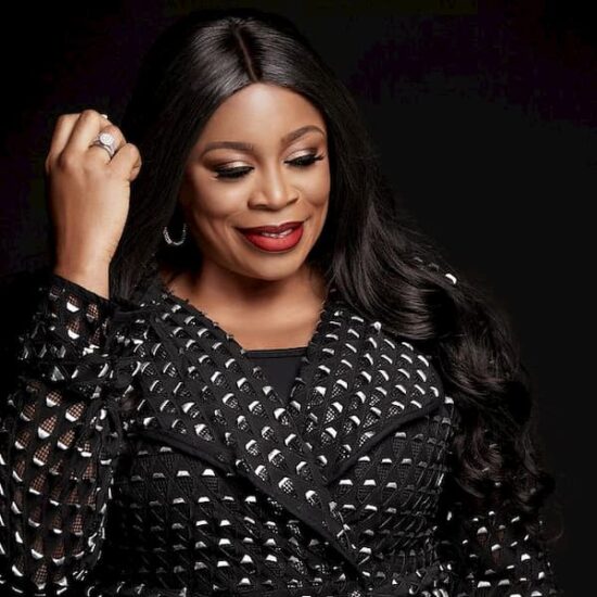 Sinach rewards brillant Young Pure Water hawker with a Scholarship