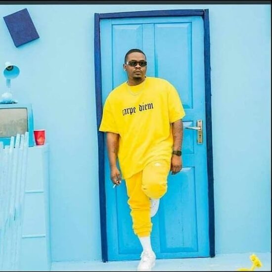 Fans come through for Olamide as critique says he is not a fantastic artiste