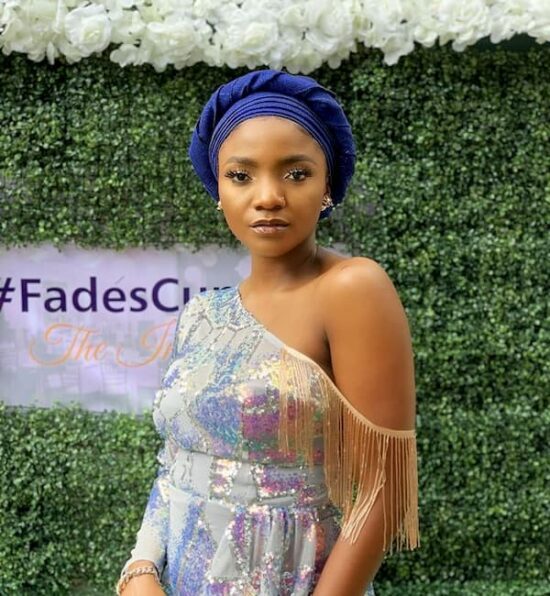 Simi drags people waiting to hear the side of an abusive husband in a domestic violence story