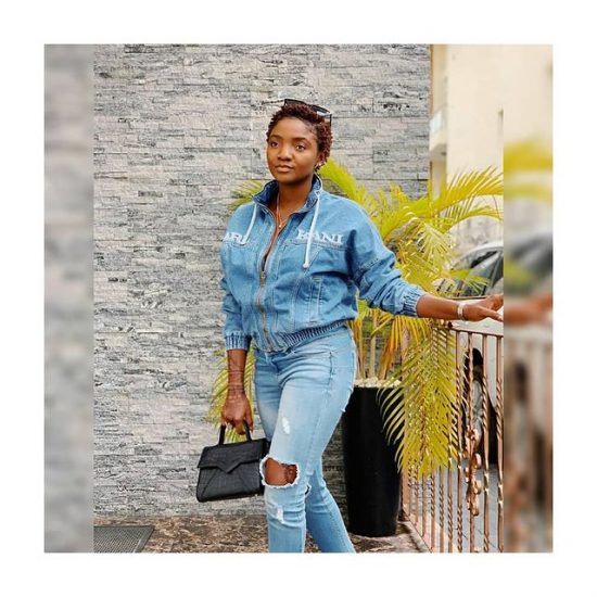 Simi as taken to social media to advice Nigerians in the coming year