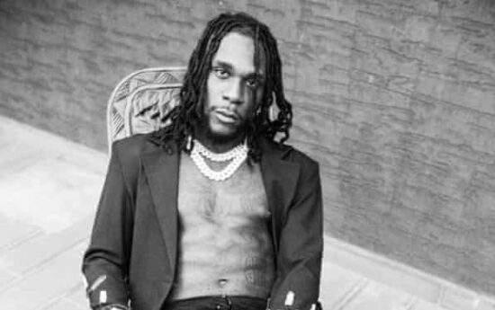 Burna Boy Shares Food Packs to over 300 Families in Rivers State to celebrate his Grammy win.