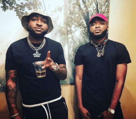 Dremo shows off The "700k" Shirt Davido Gave Him, Slams "Aprokos"