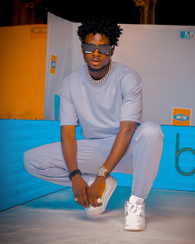 Kuami Eugene celebrates 25th birthday in a fashionable way.