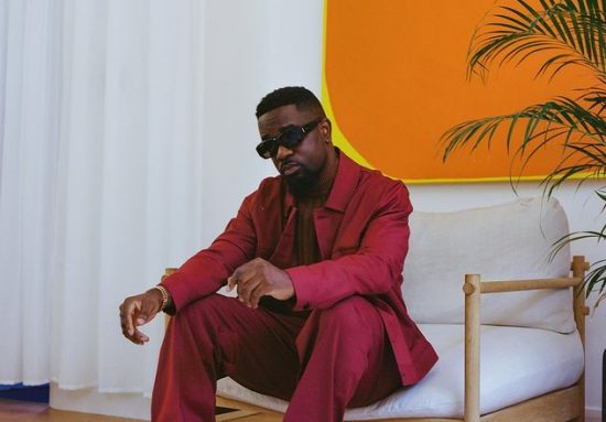 Sarkodie Apologizes to Fans for Delaying Album Release