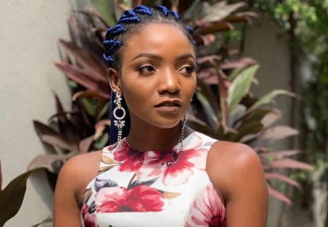 Simi steady holding it down with unique vocals and great lyrics