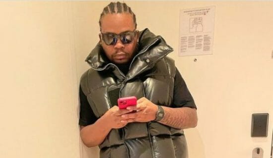 Olamide kisses female fan for singing his song word for word