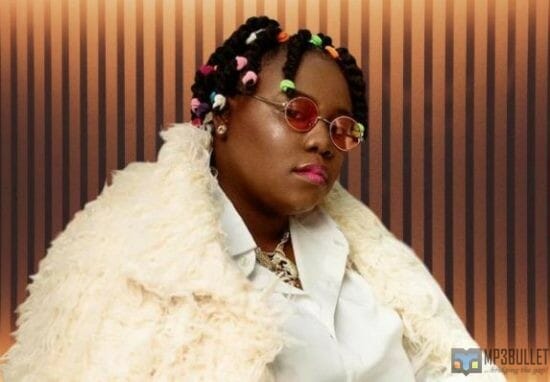 Teni gives an SUV to a mother of three.