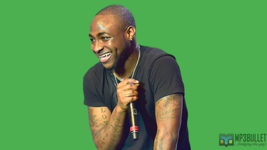 Davido gives money to fans and airport staff in Lagos