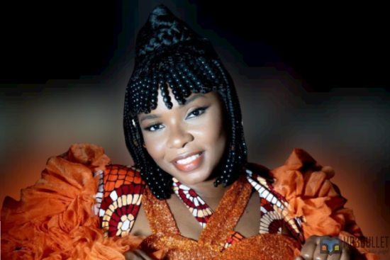 Yemi Alade shares the sweet gesture she did for a man at an event.