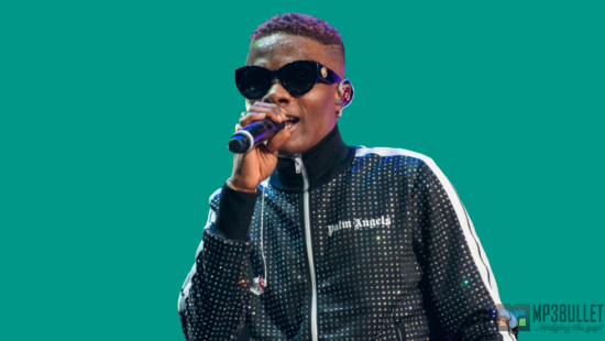 Watch the moment Wizkid warned an upcoming artist not to approach him.