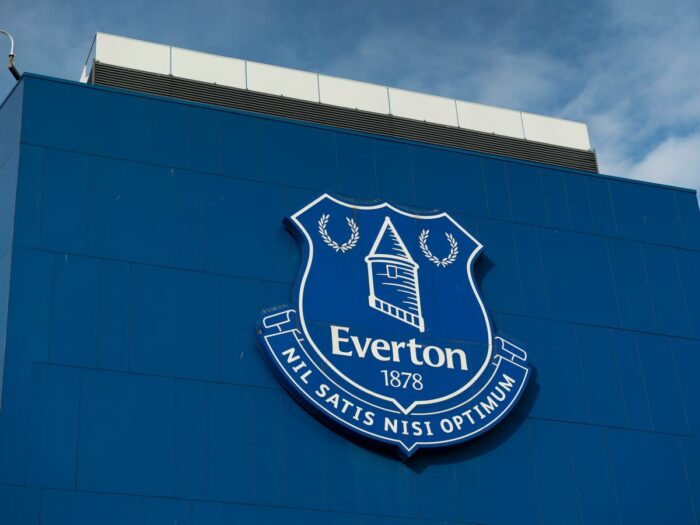 Everton loses ten points for violating the FFP.