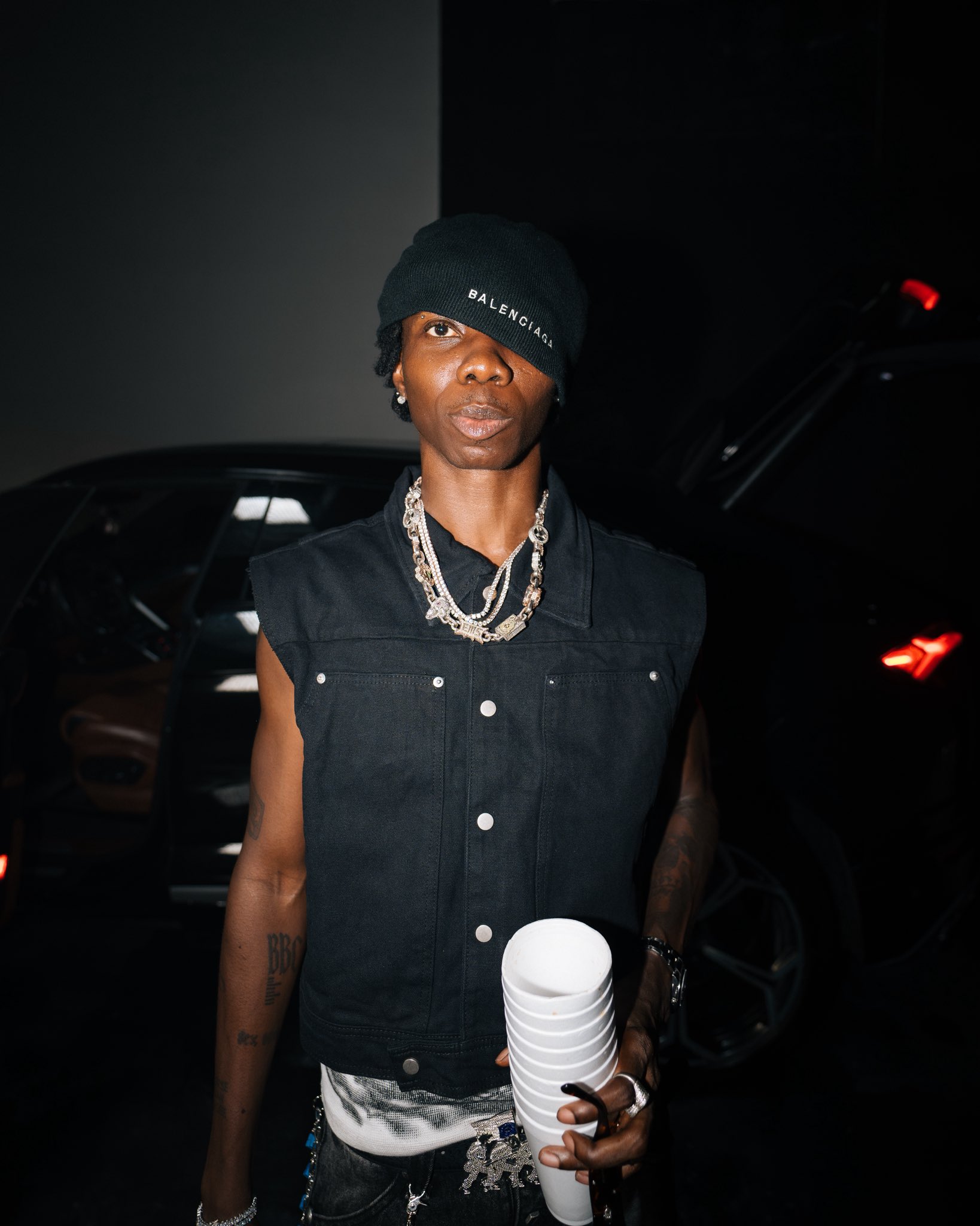 Blaqbonez Brings the Energy With "BIG PERFORMER"