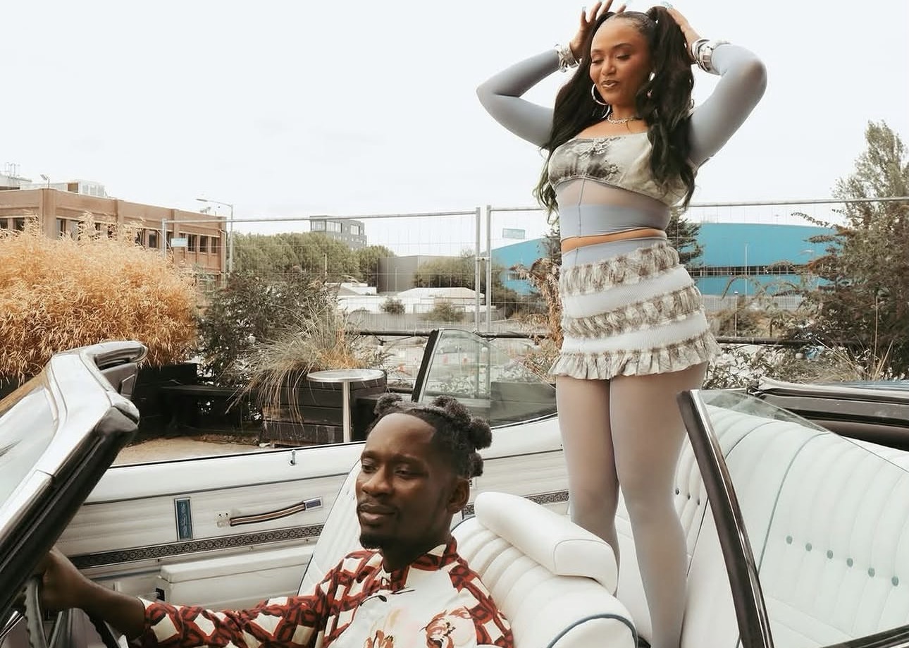 "Comfort" Lyrics by Mr Eazi Feat. MOLIY